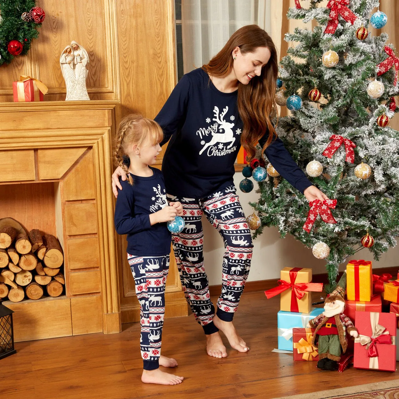 Christmas Deer and Letters Print Navy Family Matching Long-sleeve Pajamas Sets (Flame Resistant)